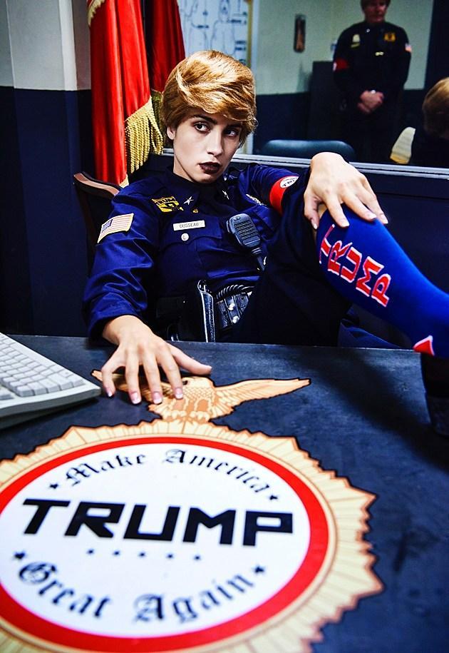 Sección visual de Pussy Riot Make America Great Again Vídeo musical