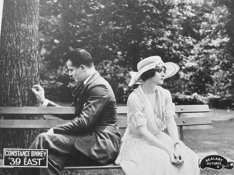 Image gallery for 39 East FilmAffinity