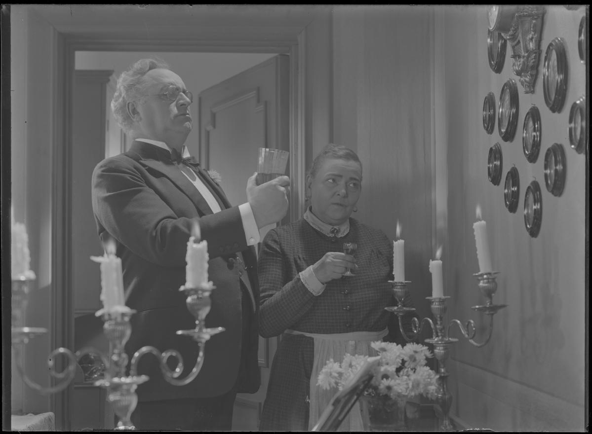 Image gallery for Black Roses - FilmAffinity