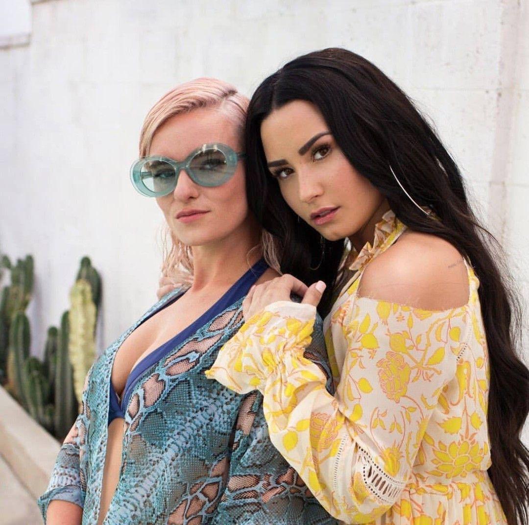 Sección visual de Clean Bandit Demi Lovato Solo Vídeo musical FilmAffinity