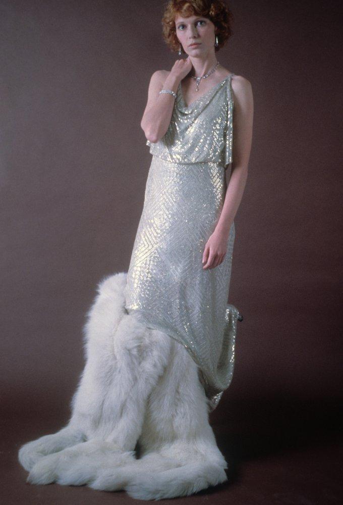 Anthony Powell costumes Death on the Nile (Death on the Nile) with Mia Farrow