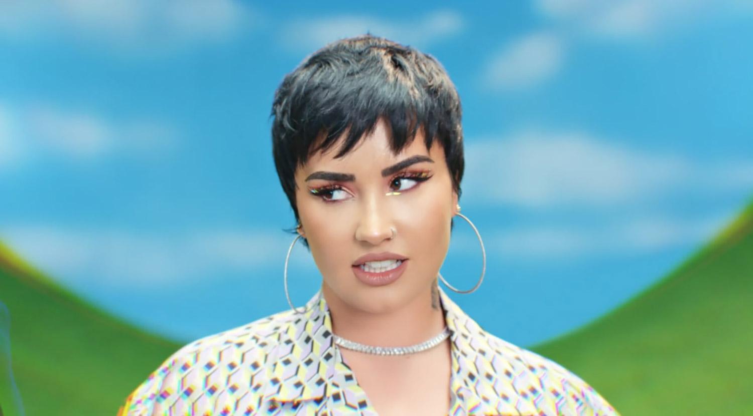 Sección visual de Demi Lovato Melon Cake (Vídeo musical) FilmAffinity