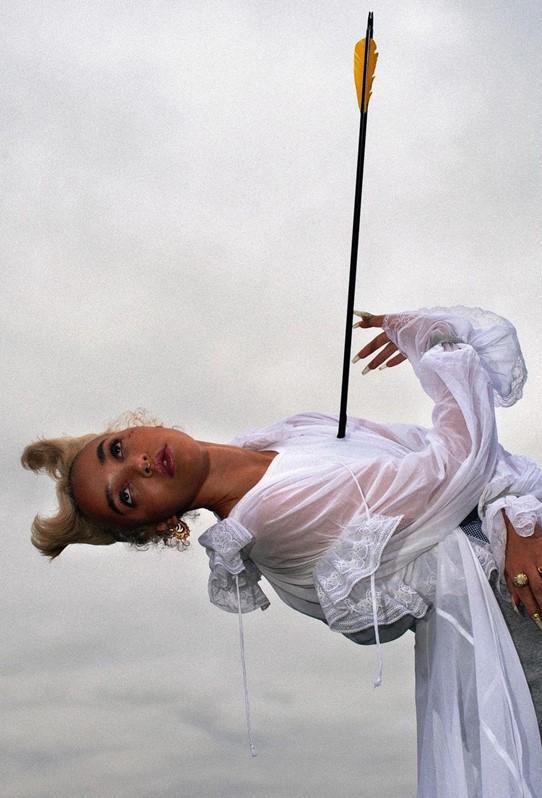 Image gallery for FKA Twigs Meta Angel (Music Video) FilmAffinity