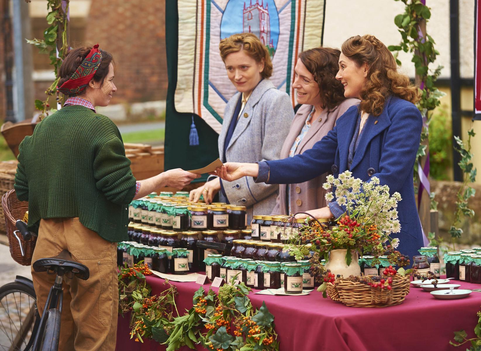 Image Gallery For Home Fires TV Series FilmAffinity image-gallery-for-home-fires-tv-series-filmaffinity