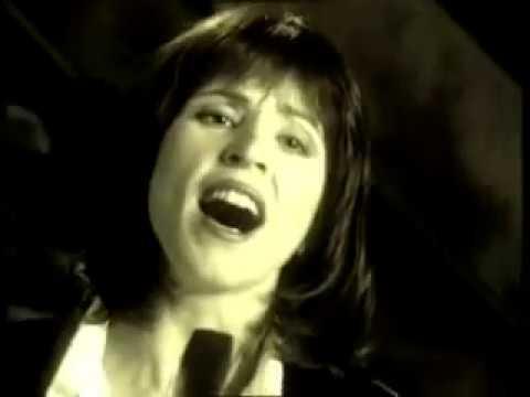 Image gallery for Kalliopi Vetta: To tragoudi ston aera (Music Video ...