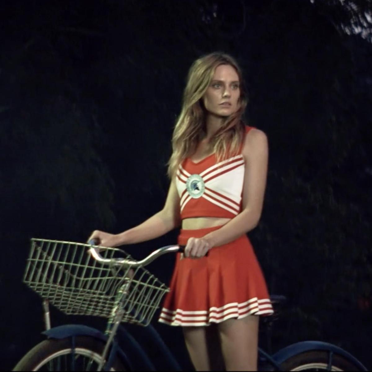 Image gallery for Kings of Leon Waste a Moment (Music Video