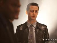 Image gallery for Looper - FilmAffinity