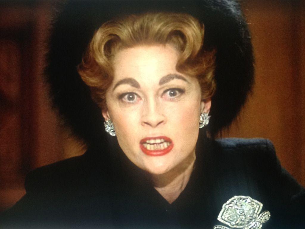 Mommie Dearest (1981)