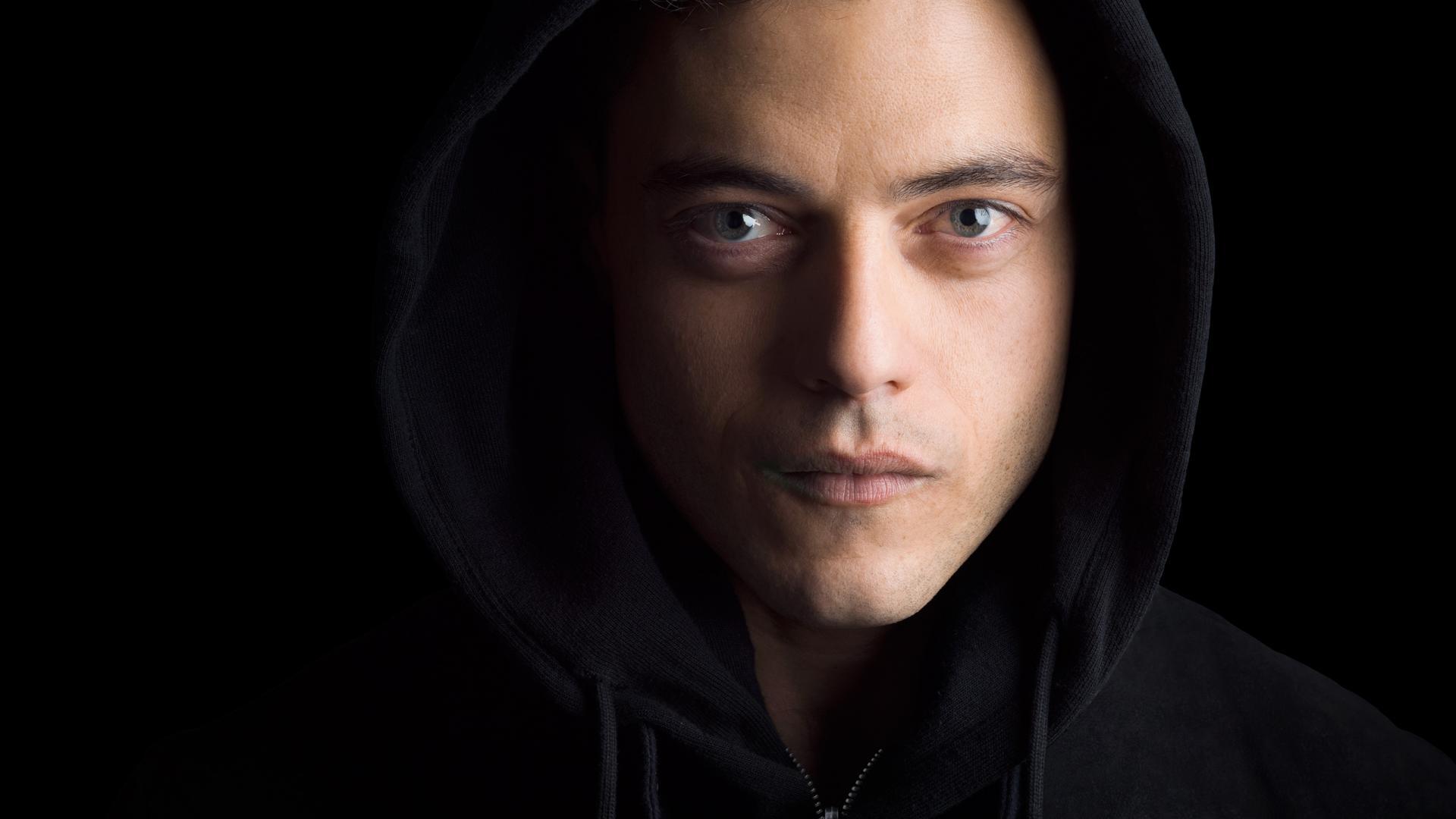 Mr. Robot eps3.7_dont-delete-me.ko (TV Episode 2017) - Rami Malek as Elliot  Alderson - IMDb