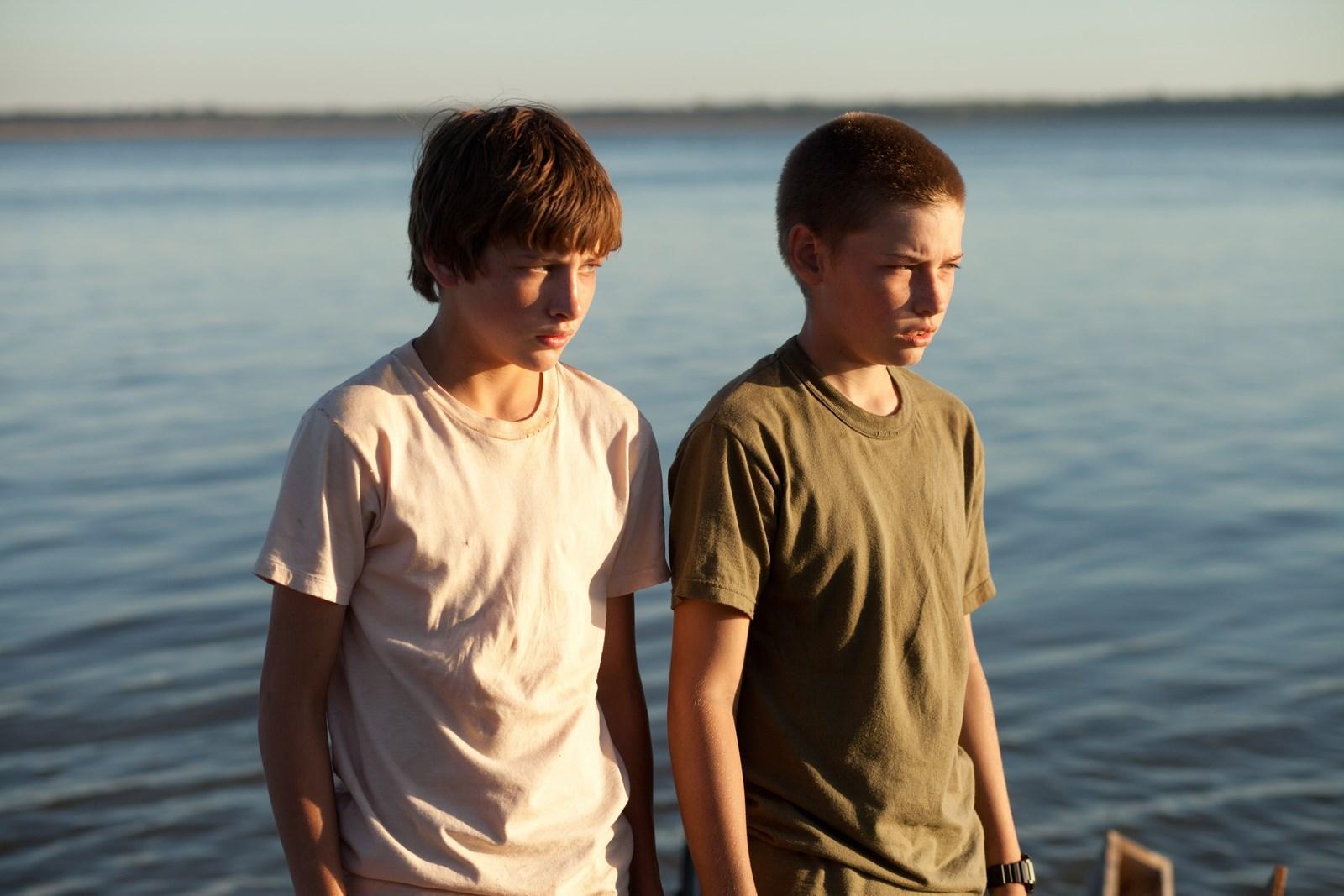 Visit boys. Джейкоб Лофленд. Северное море, Техас (2011). Два мальчика.