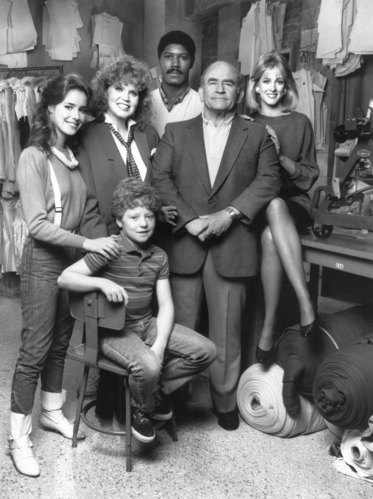 Image gallery for Off the Rack (TV Series) FilmAffinity