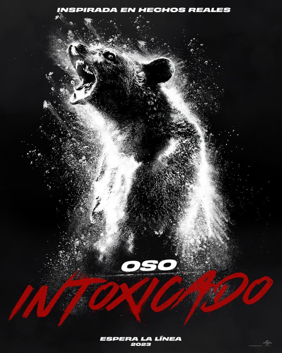 Cartel oficial Oso Intoxicado/películas que están en cartelera marzo 2023