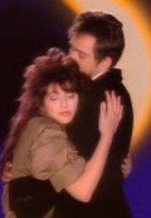 Peter Gabriel Feat. Kate Bush: Don't Give Up (Music Video) (1986) Filmaffinity