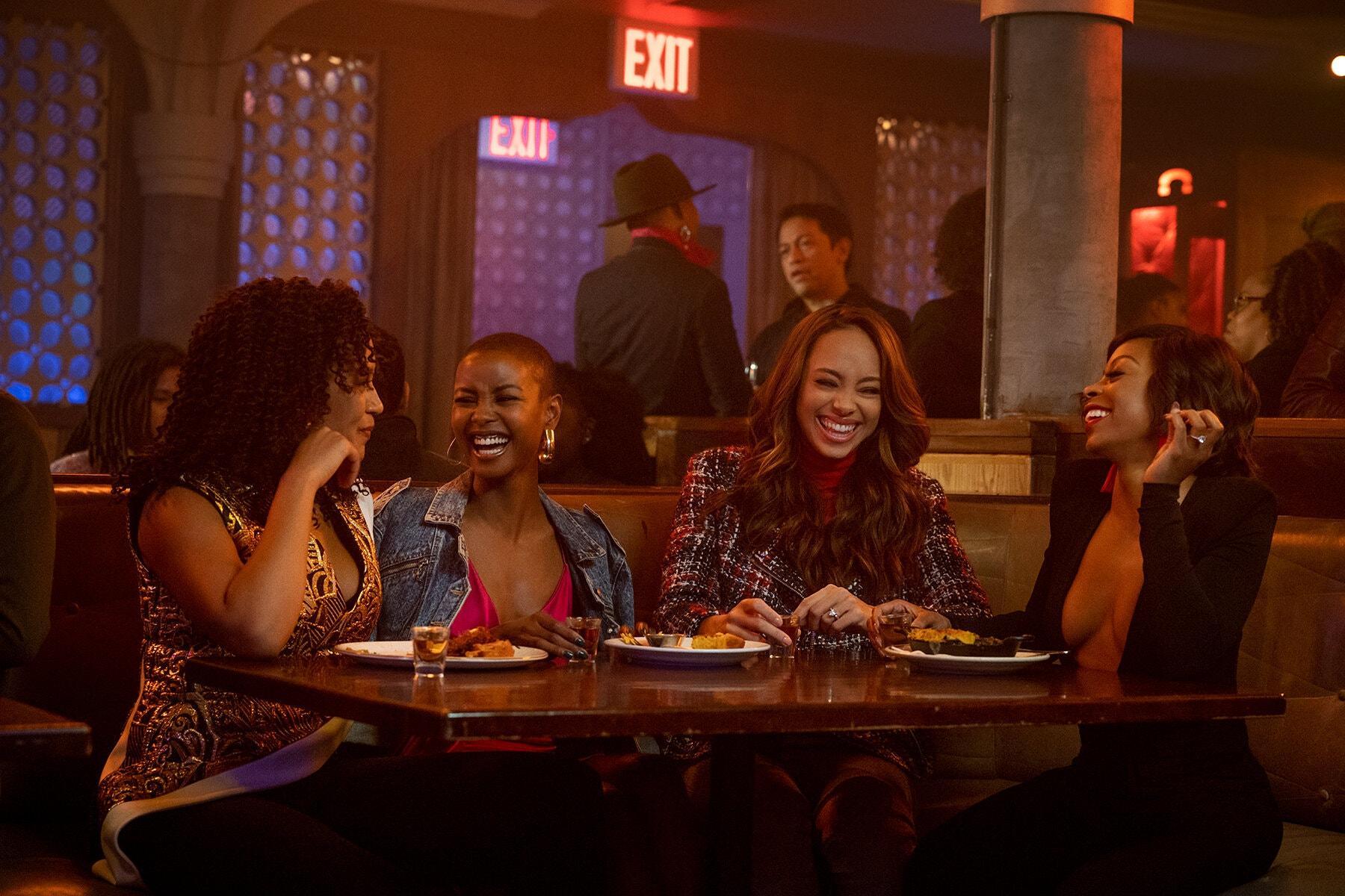 Image gallery for Run the World (TV Series) - FilmAffinity