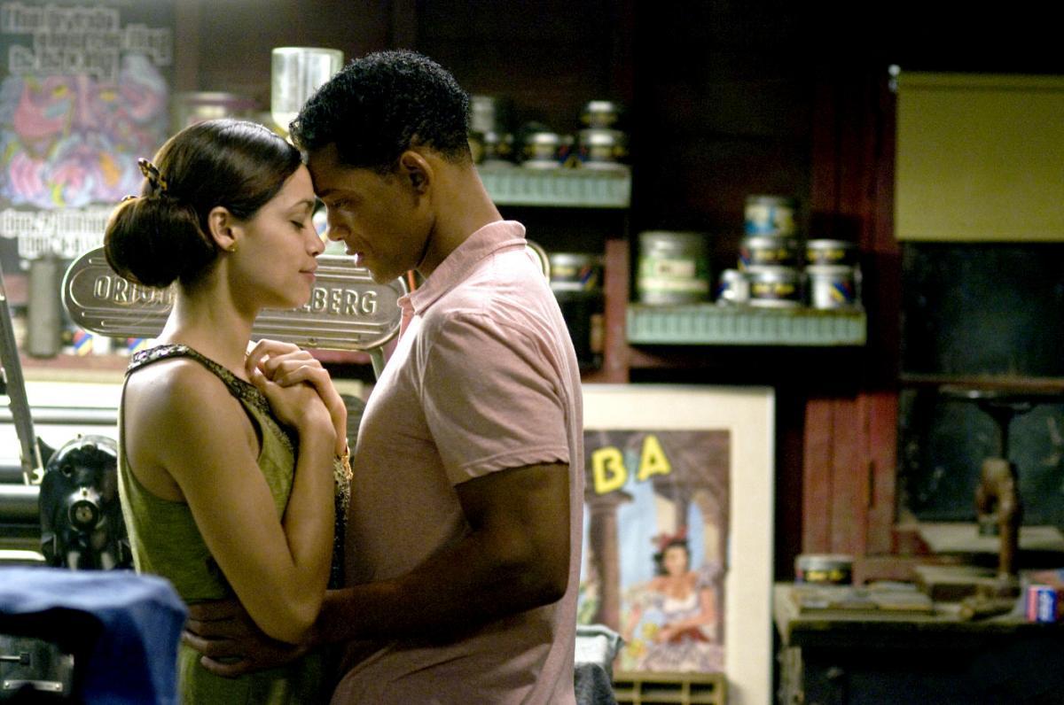 An examination of the setting including seven pounds