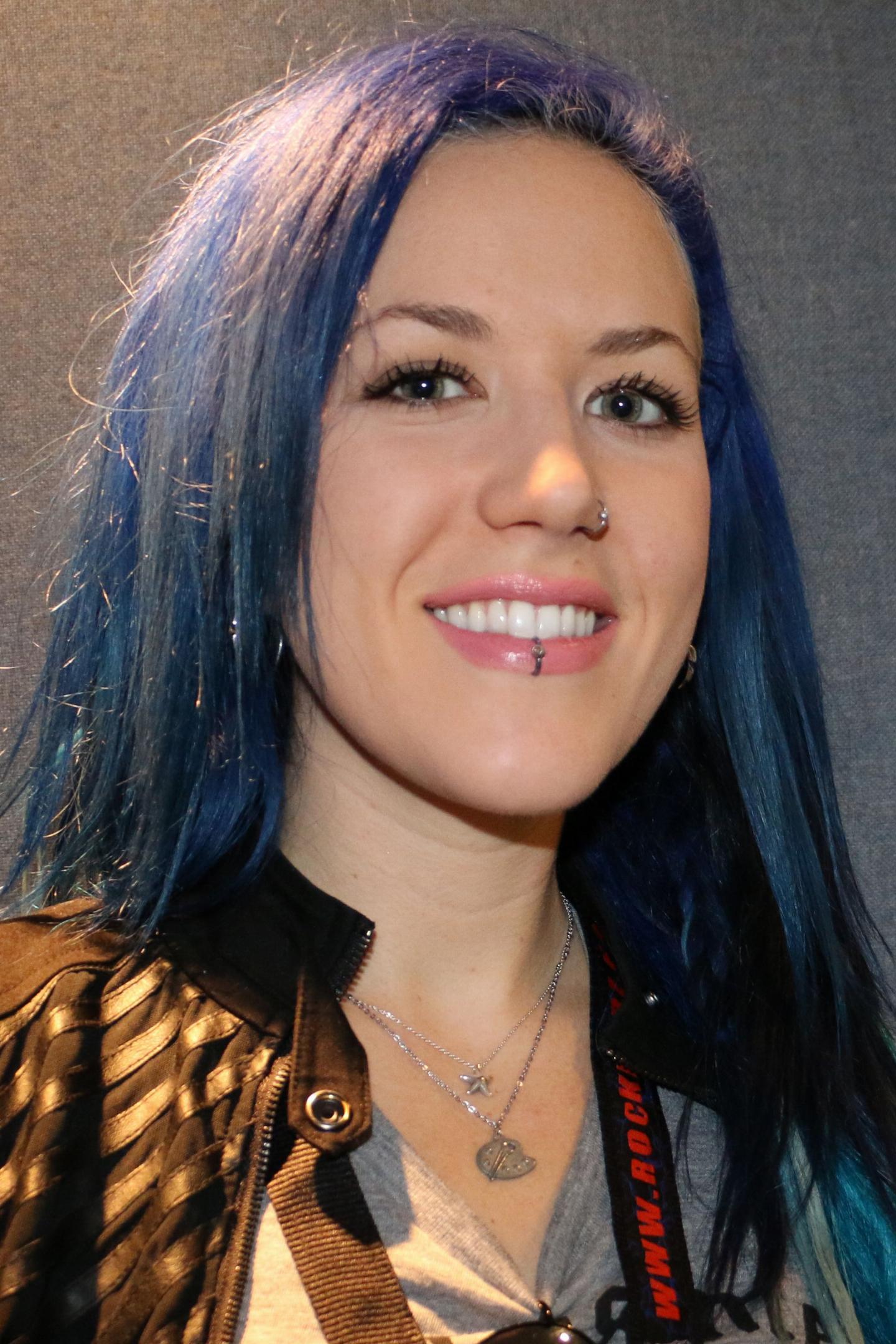 Alissa White Gluz Filmaffinity