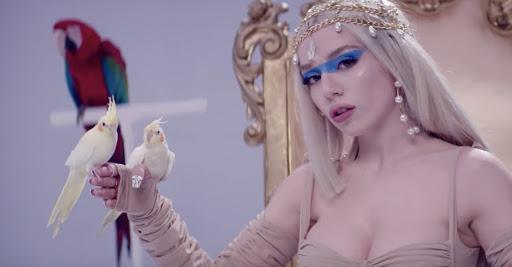 Image gallery for Ava Max: Kings & Queens (Music Video) - FilmAffinity