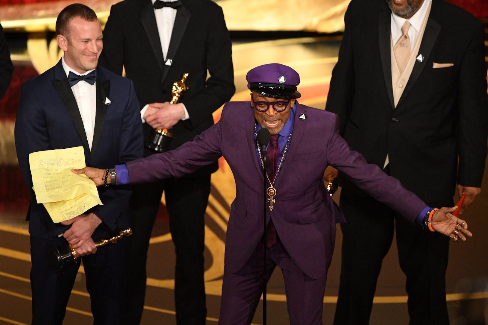 Spike Lee con el Oscar a mejor guion adaptado