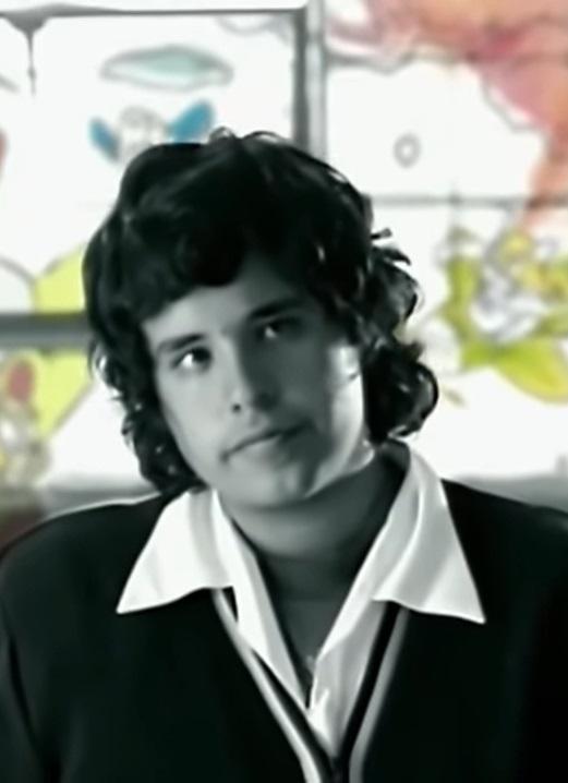 Café Tacvba Eres (Music Video) (2004) FilmAffinity