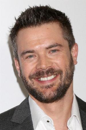 Charlie Weber