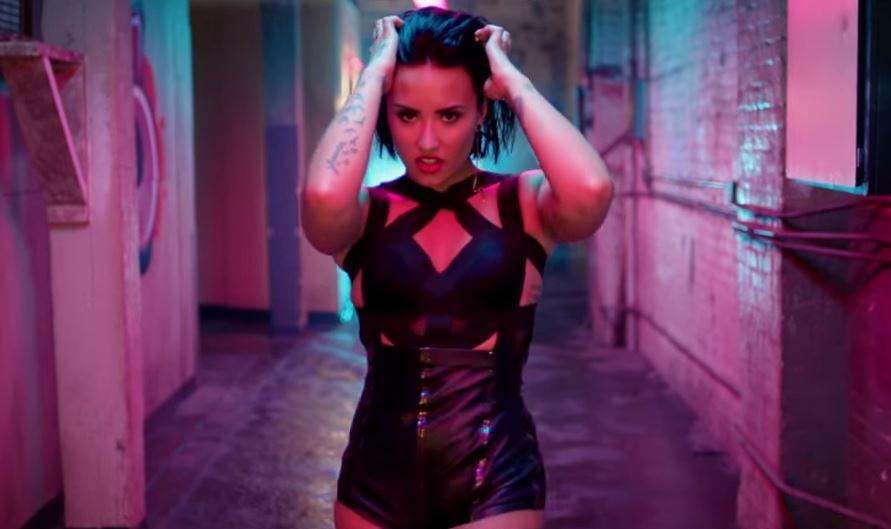 Demi lovato cool for the summer outfit best sale