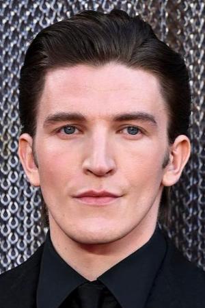Ewan Mitchell