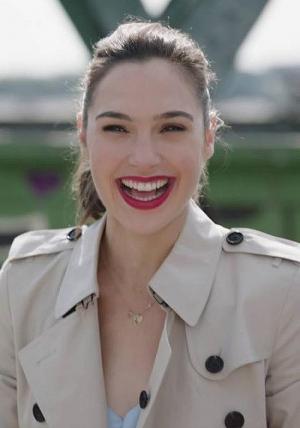 Huawei P9: Gal Gadot (S)