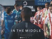 In the Middle  - Poster / Imagen Principal