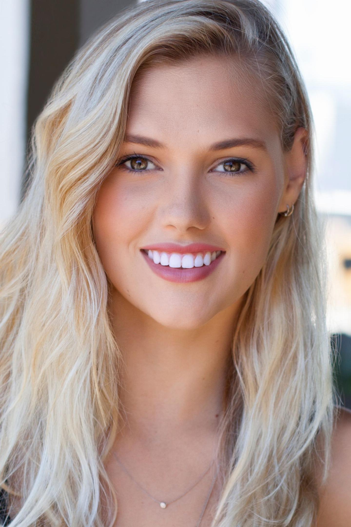 karis-cameron-filmaffinity