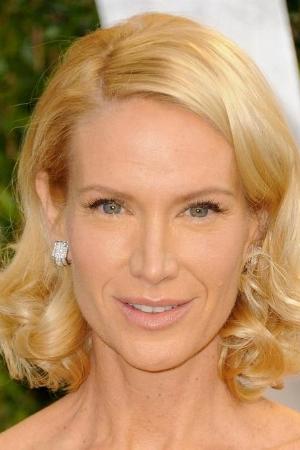 Kelly Lynch