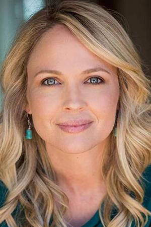 Lara Cox