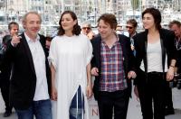 Arnaud Desplechin, Marion Cotillard, Mathieu Amalric & Charlotte Gainsbourg at Cannes