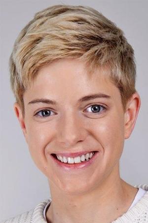 Mae Martin