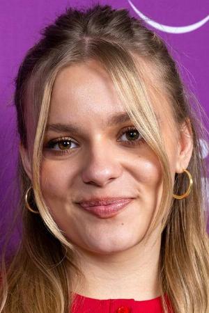 Maisy Stella