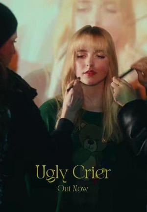 Mckenna Grace: Ugly Crier (Vídeo musical)