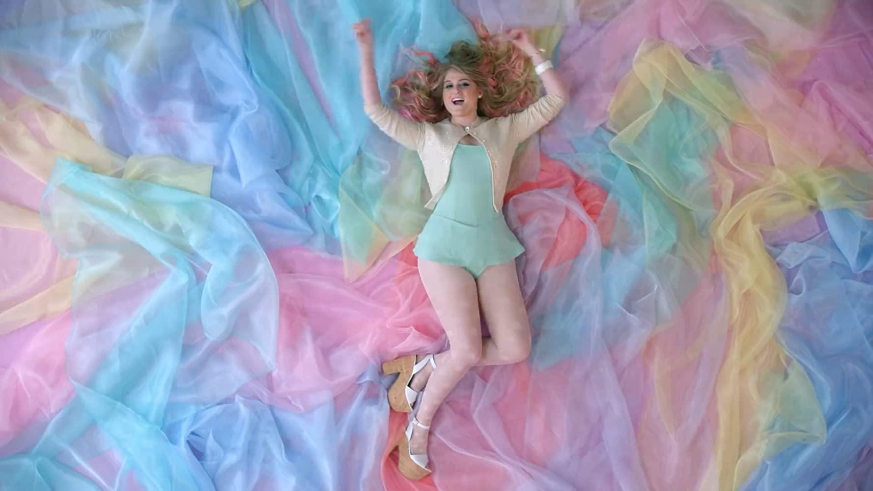 Sección Visual De Meghan Trainor All About That Bass Vídeo Musical Filmaffinity