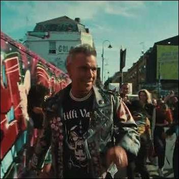 Robbie Williams: Rocket (Music Video)