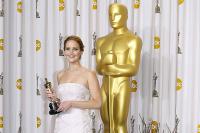 Jennifer Lawrence con su oscar a la mejor actriz