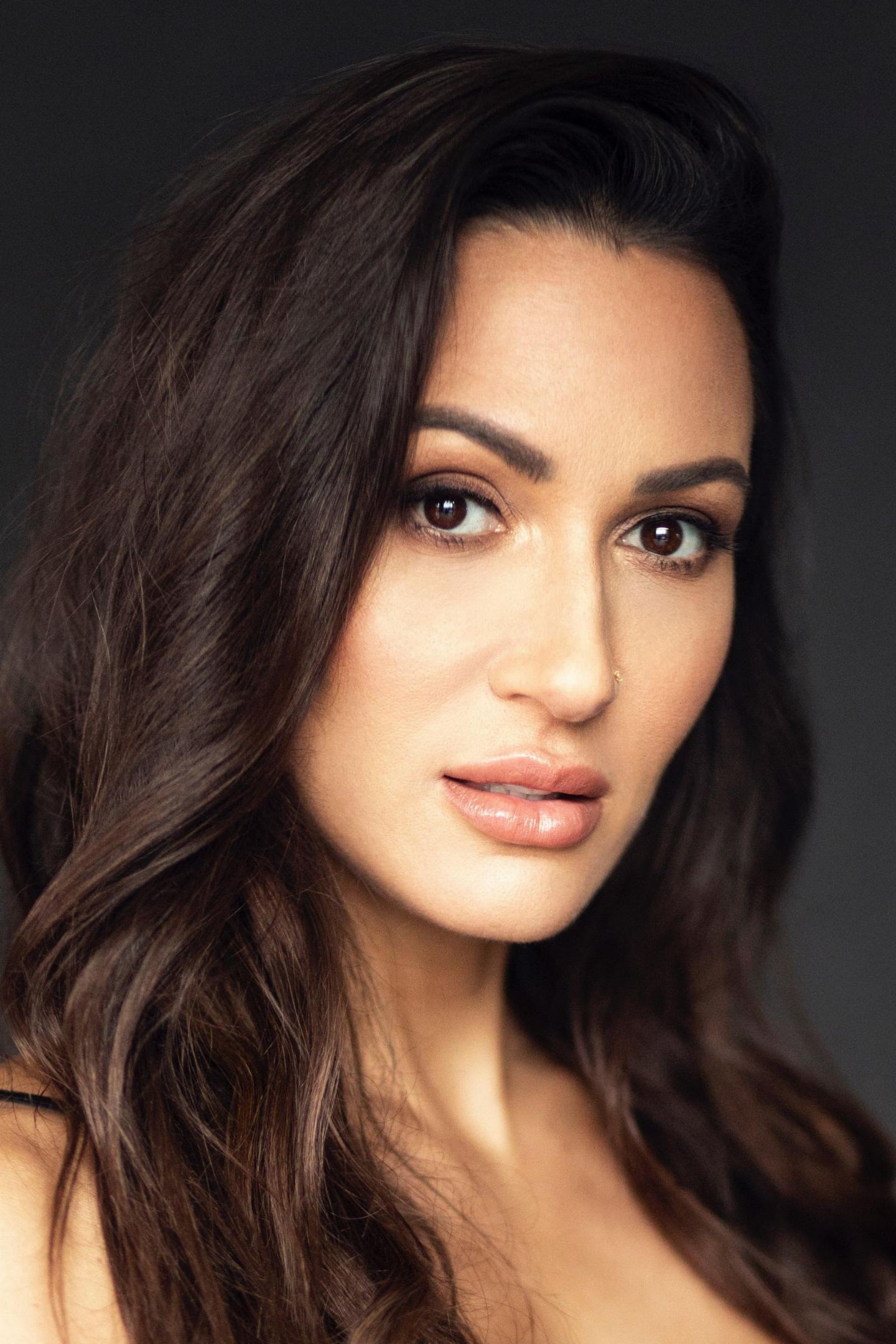 Sitara Hewitt FilmAffinity