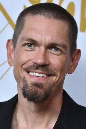 Steve Howey