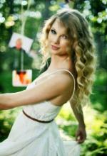 Taylor Swift: Mine (Music Video)