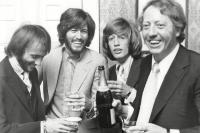 The Bee Gees: How Can You Mend a Broken Heart  - Fotogramas