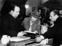 Alfred Hitchcock, Emile Boreo & Dame May Whitty