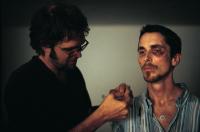 El director Brad Anderson y Christian Bale en el set de 