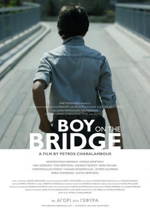 El muchacho en el puente 