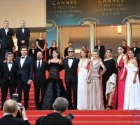 Eduard Fernandez, Javier Bardem, Asghar Farhadi, Penélope Cruz, Ricardo Darin, Sara Sálamo, Carla Campra, Elvira  Mínguez, Barbara Lennie & Inma Cuesta en el Festival de Cannes