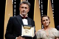 Pawel Pawlikowski con su premio a mejor dirección en Cannes 2018